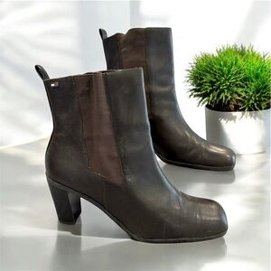 Vintage Tommy Hilfiger Brown Leather Square Toe Heeled Booties​​​